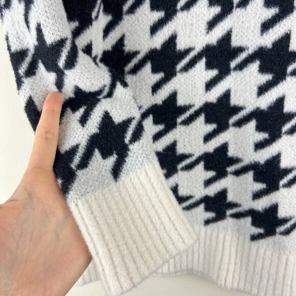 Lou & Grey White Black Houndstooth Crew Neck Tunic Sweater - Picture 5 of 6